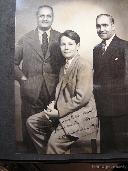 1953_mombasa_sadruddin_agakhan_signed_019 
