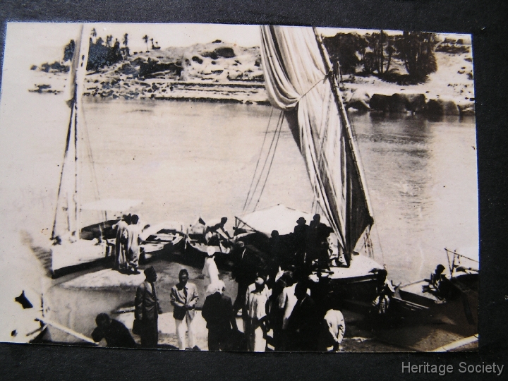 1957_aswan_burial_sultanmohamed_010 