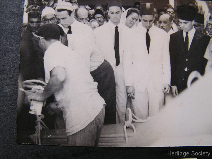 1957_aswan_burial_sultanmohamed_028 