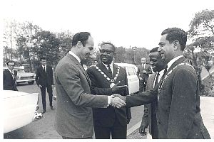 6610handshake.jpg
